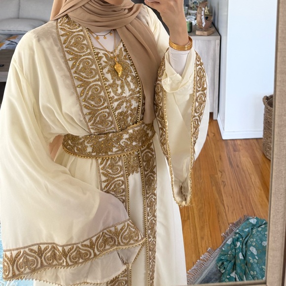 Elegant White & Gold Embroidered Abaya Dress - Picture 6 of 14